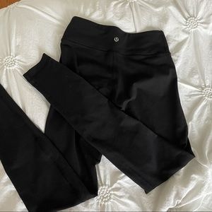 Black lululemon leggings